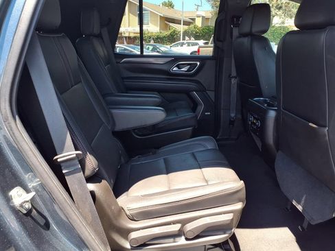 Used 2021 Chevrolet Tahoe RST w/ Luxury Package RWD image 21