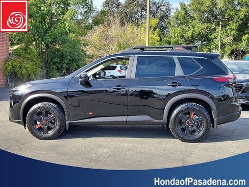 Used 2025 Nissan Rogue SV image 6