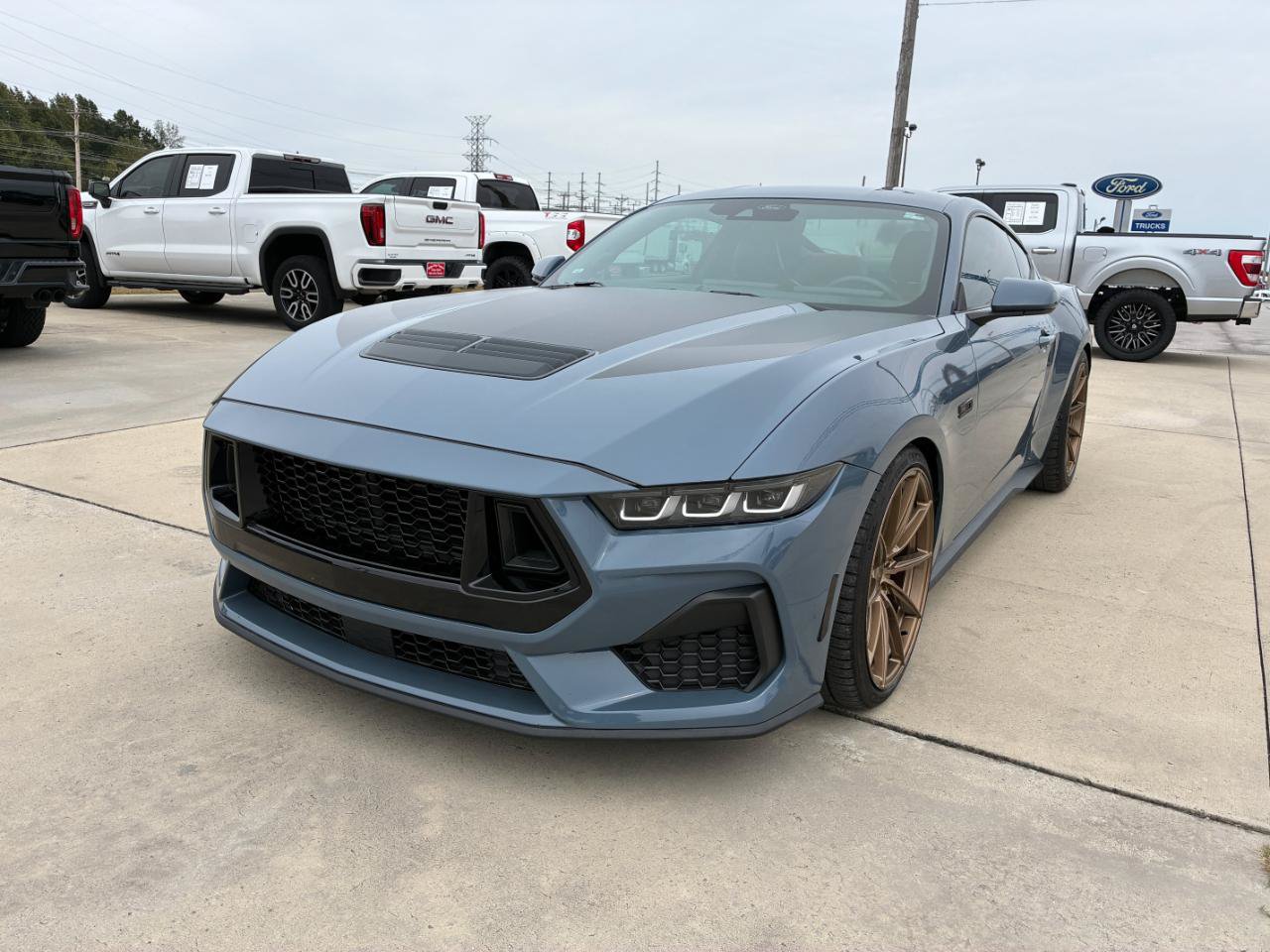 Used 2024 Ford Mustang GT RWD image 2