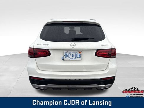 Used 2022 Mercedes-Benz GLC 300 4MATIC image 4