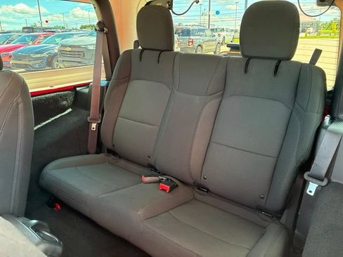 Used 2023 Jeep Wrangler Sport AWD/4WD image 18