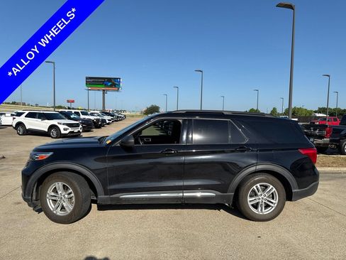 Used 2020 Ford Explorer XLT w/ Equipment Group 202A RWD image 3