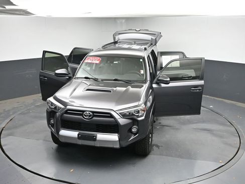 Used 2022 Toyota 4Runner TRD Off-Road AWD/4WD image 44