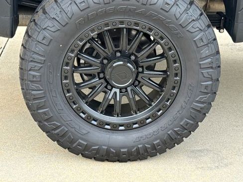 Used 2024 GMC Sierra 2500 AT4X AWD/4WD image 8