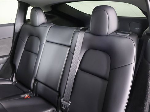 Used 2023 Tesla Model Y Performance image 33