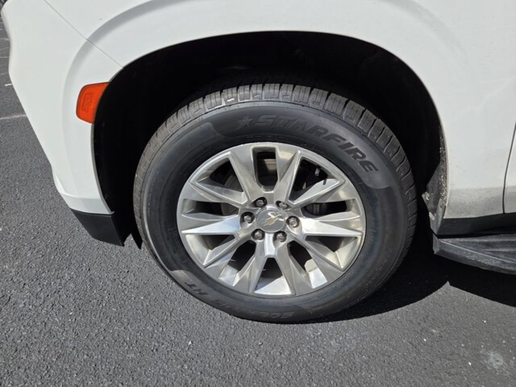 Used 2023 Chevrolet Tahoe Premier RWD image 3