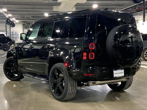 New 2026 Land Rover Defender 110 X-Dynamic SE image 12