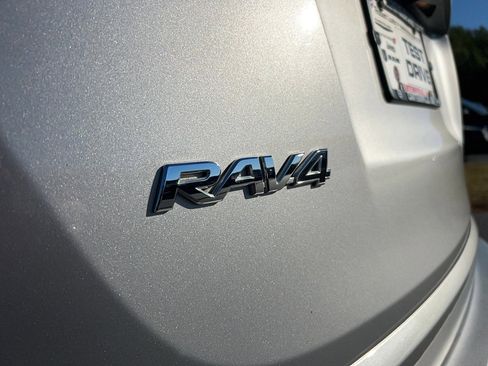Used 2017 Toyota RAV4 XLE image 10