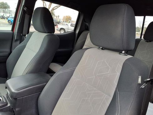 Used 2023 Toyota Tacoma TRD Off-Road image 12