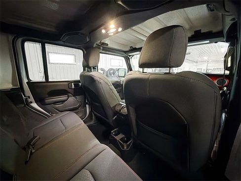 Used 2023 Jeep Wrangler Rubicon image 11