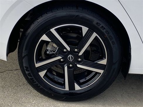 Used 2024 Nissan Sentra SV image 29