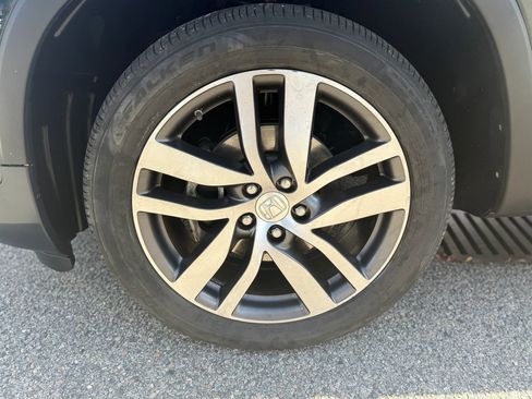 Used 2016 Honda Pilot Touring image 13