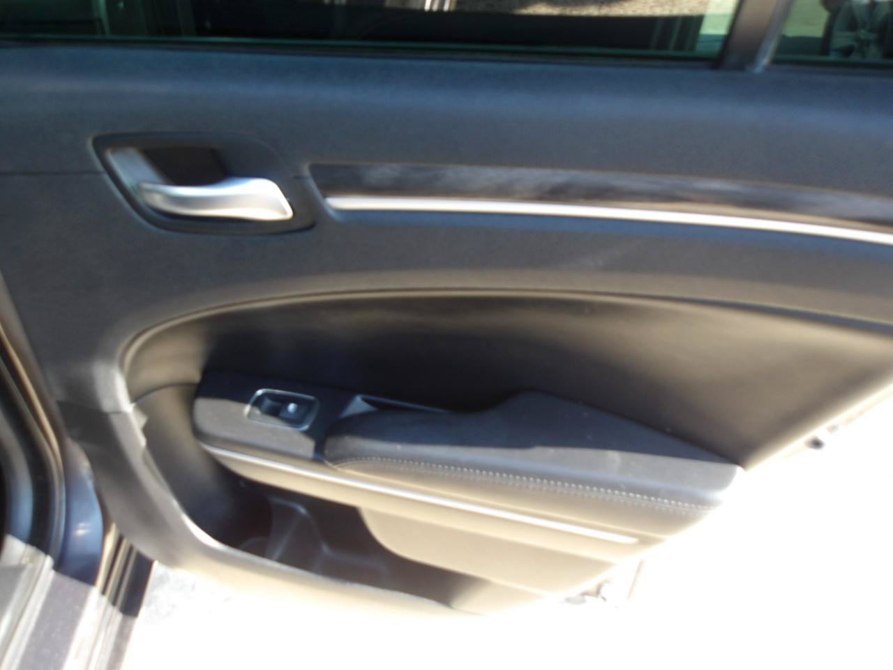 Used 2019 Chrysler 300 Touring w/ Sport Appearance Package RWD image 7