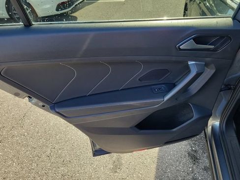 Certified 2023 Volkswagen Tiguan SE w/ Panoramic Sunroof Package FWD image 8