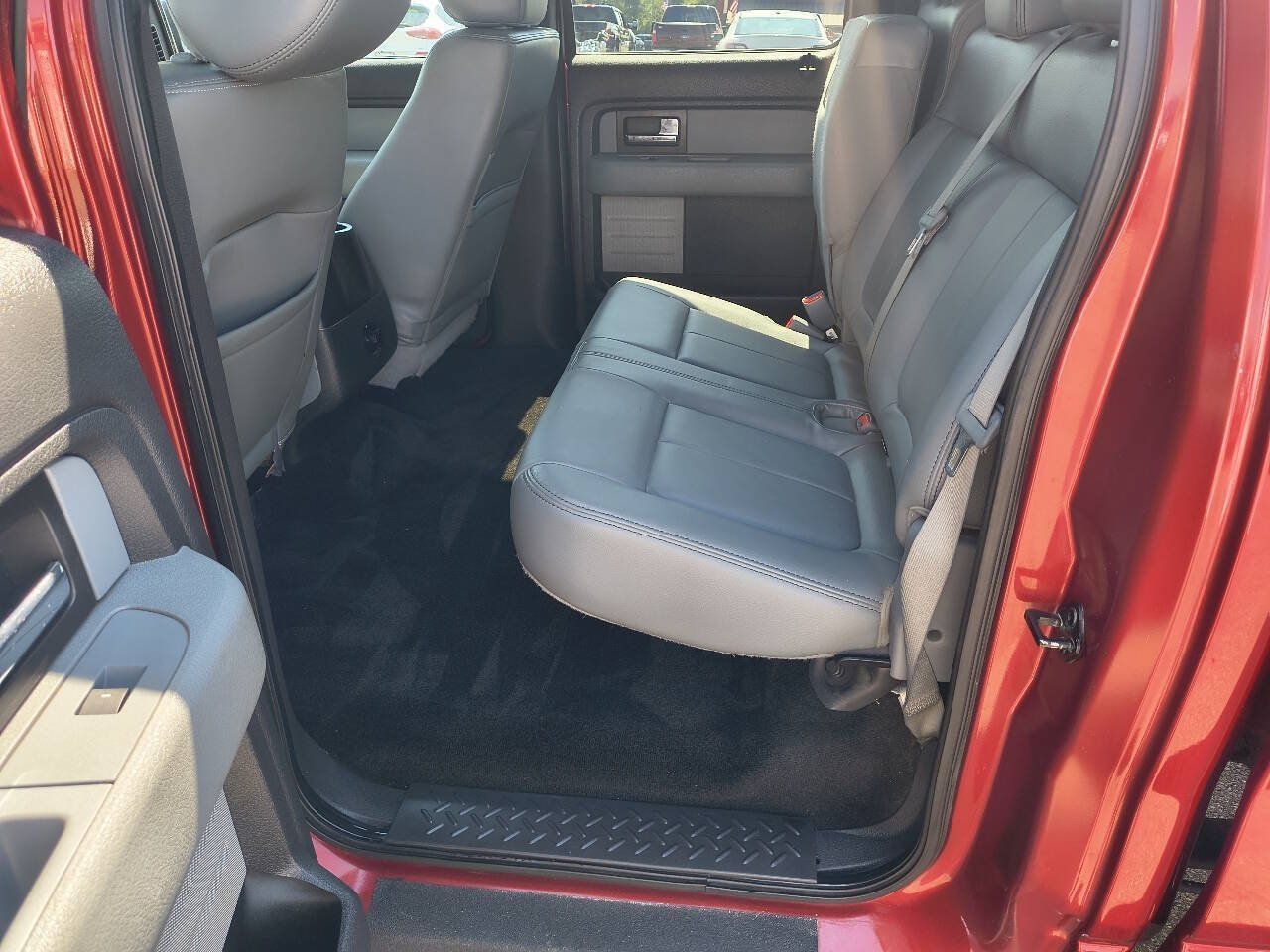 Used 2014 Ford F150 XLT w/ Equipment Group 302A Luxury AWD/4WD image 15