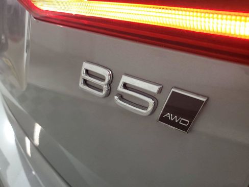 Certified 2026 Volvo XC60 B5 Core AWD/4WD image 7