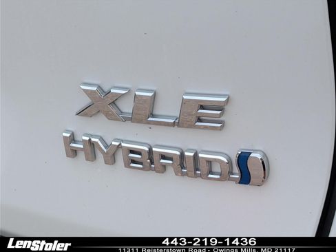 Used 2023 Toyota RAV4 XLE Premium AWD/4WD image 9