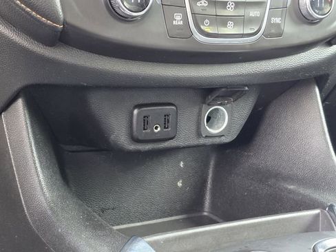 Used 2019 Chevrolet Traverse LS FWD image 21