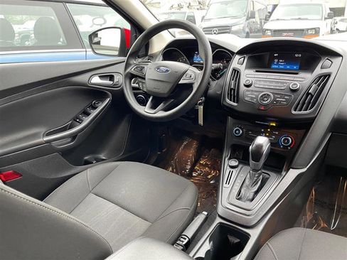 Used 2015 Ford Focus SE image 9