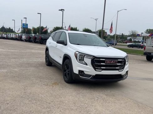 Used 2022 GMC Terrain AT4 w/ Infotainment Package II AWD/4WD image 3