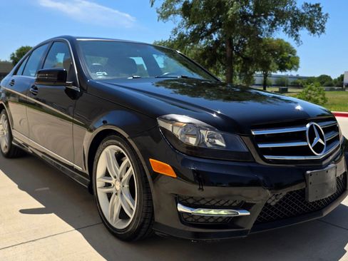 Used 2013 Mercedes-Benz C 300 4MATIC Sedan image 4