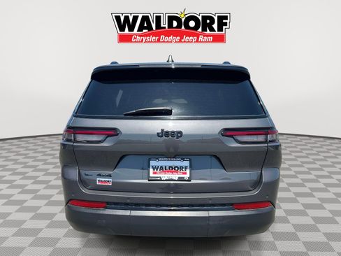 Used 2023 Jeep Grand Cherokee L Laredo AWD/4WD image 3
