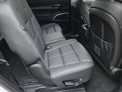 Used 2023 Kia Telluride EX image 18