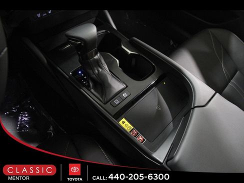 Used 2024 Lexus ES 300h Ultra Luxury image 16