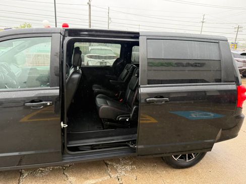 Used 2018 Dodge Grand Caravan GT FWD image 20