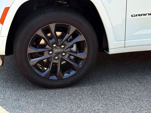 New 2026 Jeep Grand Cherokee Limited AWD/4WD image 5