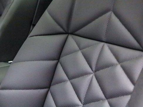 New 2026 BMW 740i w/ Premium Package image 24