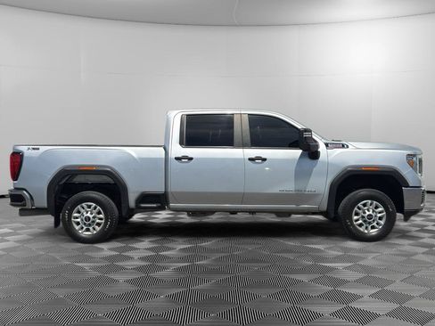 Used 2020 GMC Sierra 2500 4x4 Crew Cab w/ Convenience Package image 4