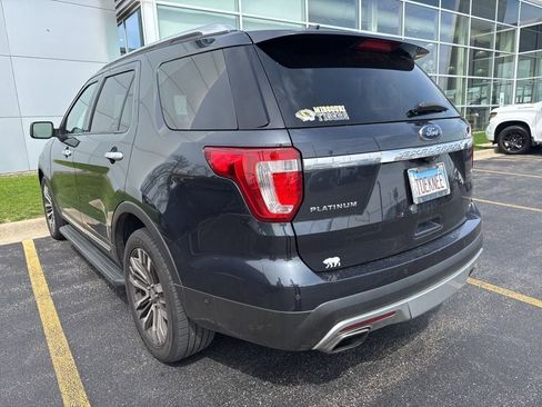 Used 2017 Ford Explorer Platinum image 4