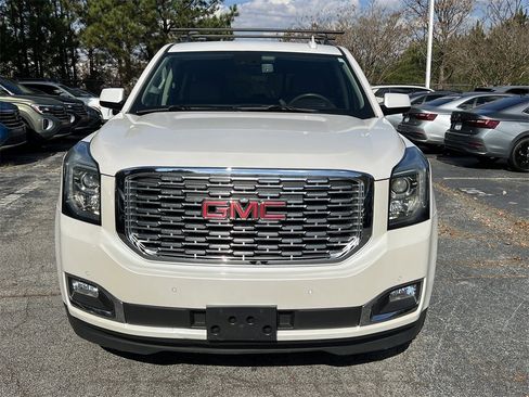 Used 2020 GMC Yukon Denali w/ Denali Premium Package image 2