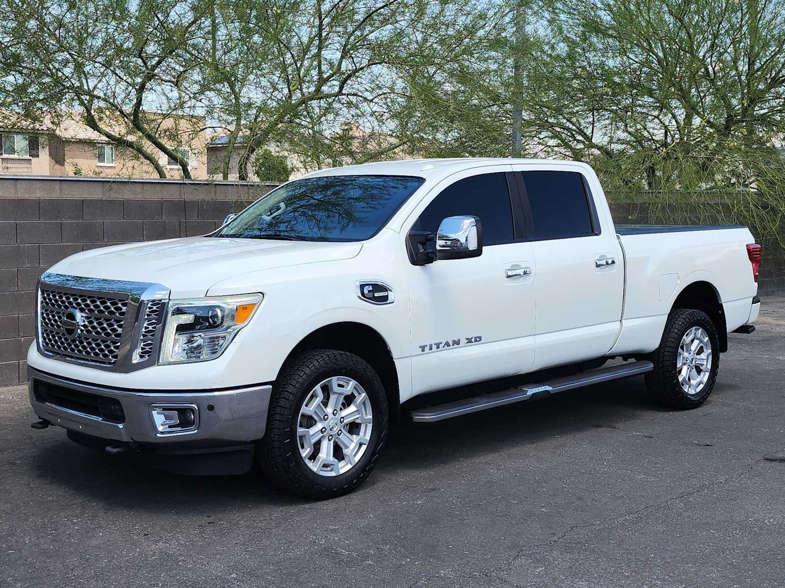 Used 2017 Nissan Titan SL RWD image 4