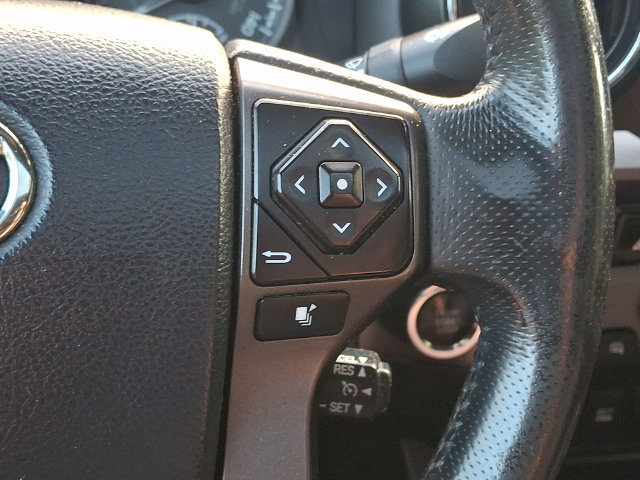 Used 2017 Toyota Tacoma TRD Sport w/ Premium & Technology Package AWD/4WD image 23