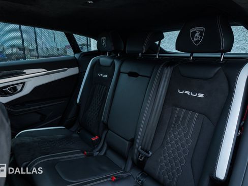 Used 2024 Lamborghini Urus S AWD/4WD image 31