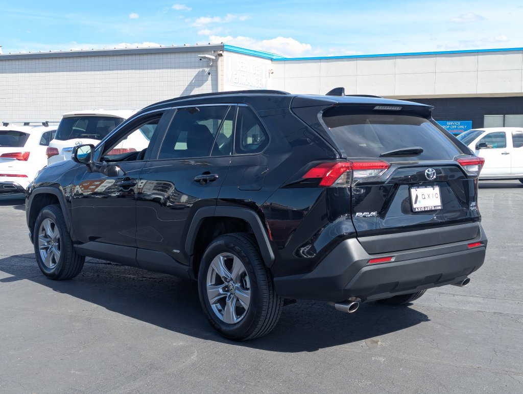 Used 2025 Toyota RAV4 XLE AWD/4WD image 7