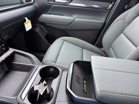 New 2026 GMC Terrain AT4 w/ Convenience Package III image 33