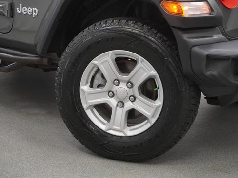 Used 2019 Jeep Wrangler Sport w/ Quick Order Package 24S AWD/4WD image 5