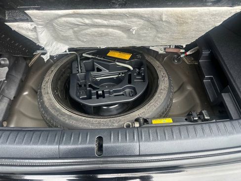 Used 2013 Lexus CT 200h Base image 15