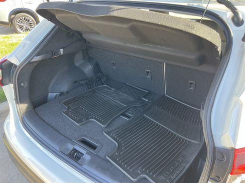 Certified 2022 Nissan Rogue Sport SL image 31