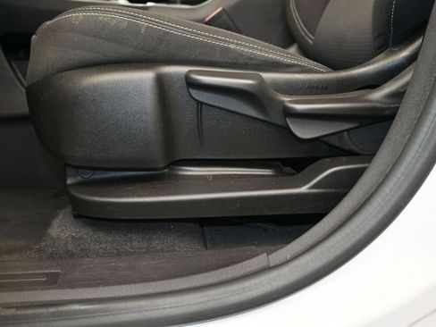 Used 2024 GMC Terrain SLE FWD image 21