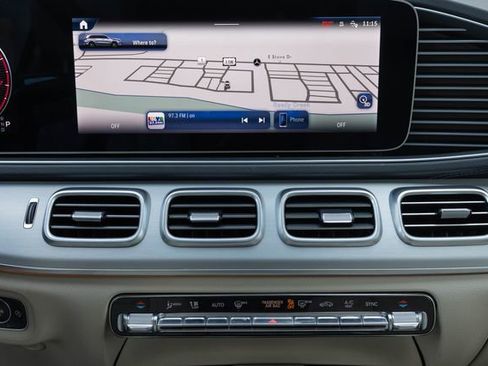 Certified 2025 Mercedes-Benz GLS 450 4MATIC image 24