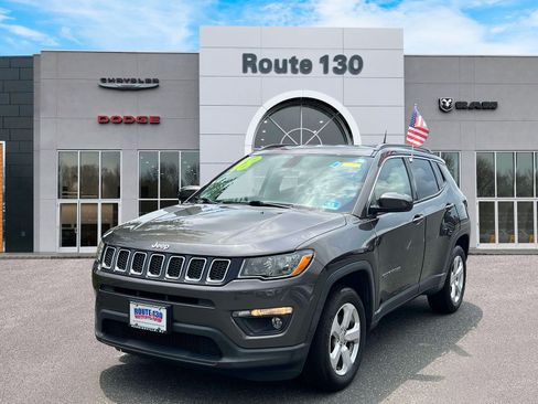 Certified 2018 Jeep Compass Latitude AWD/4WD image 2