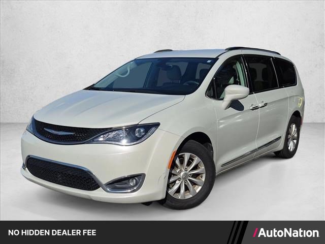 Used 2017 Chrysler Pacifica Touring-L FWD image 1
