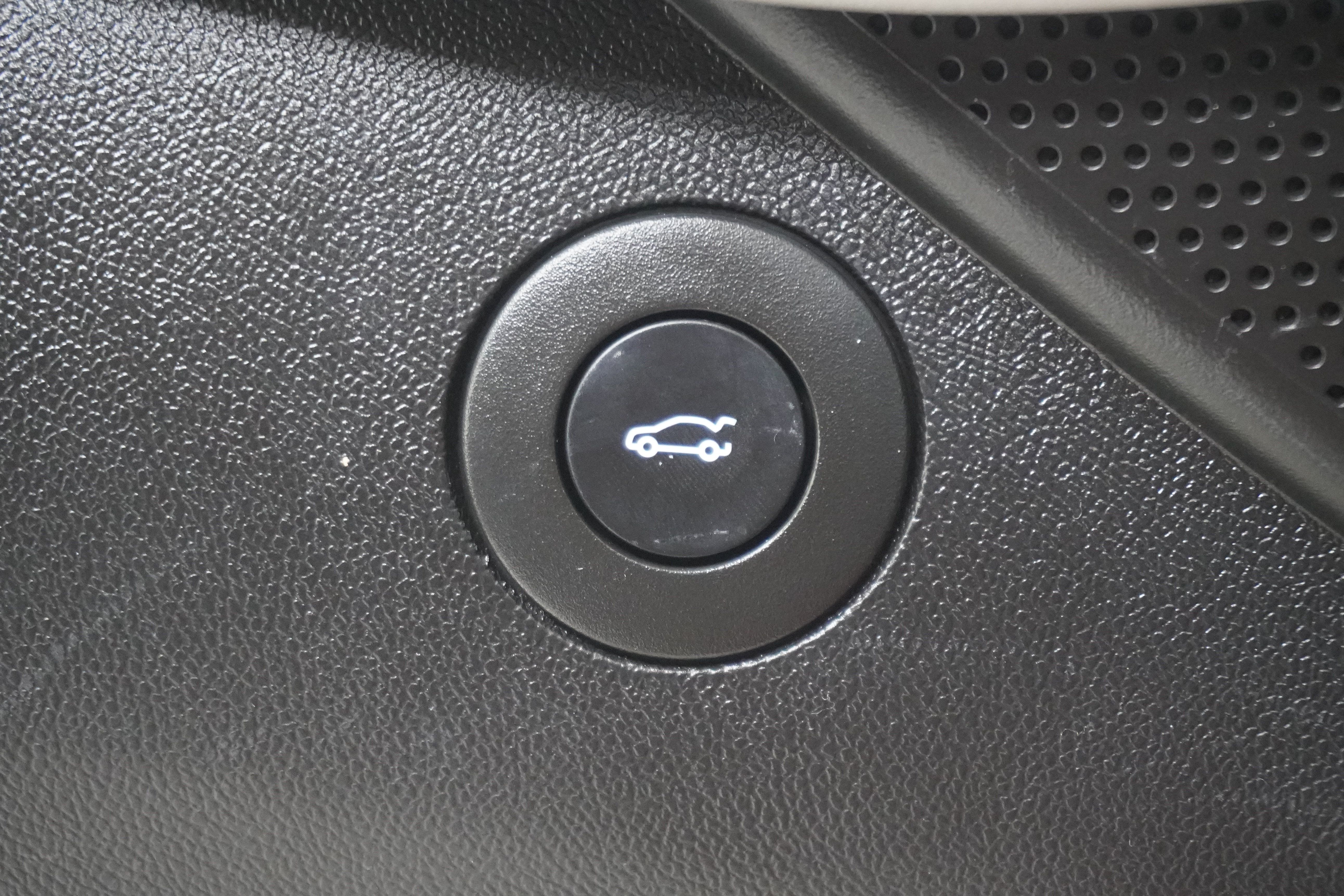 Used 2020 Chevrolet Camaro LT w/ RS Package RWD image 23