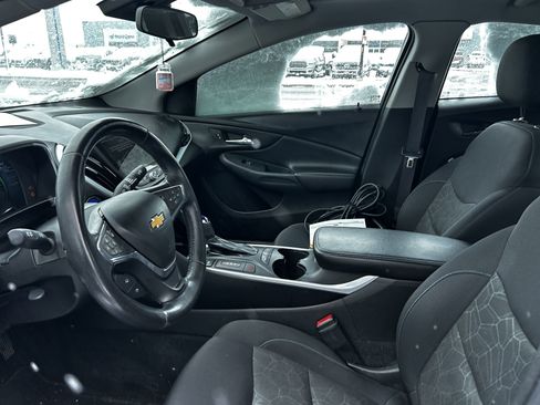 Used 2016 Chevrolet Volt LT w/ Comfort Package FWD image 8