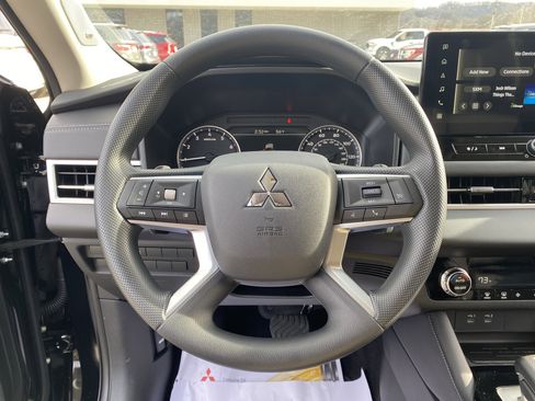 New 2026 Mitsubishi Outlander ES FWD image 5