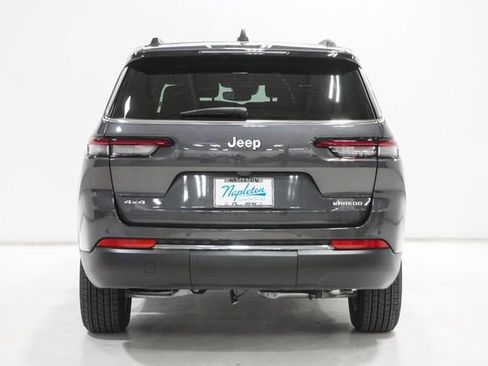 Used 2025 Jeep Grand Cherokee L Laredo AWD/4WD image 31